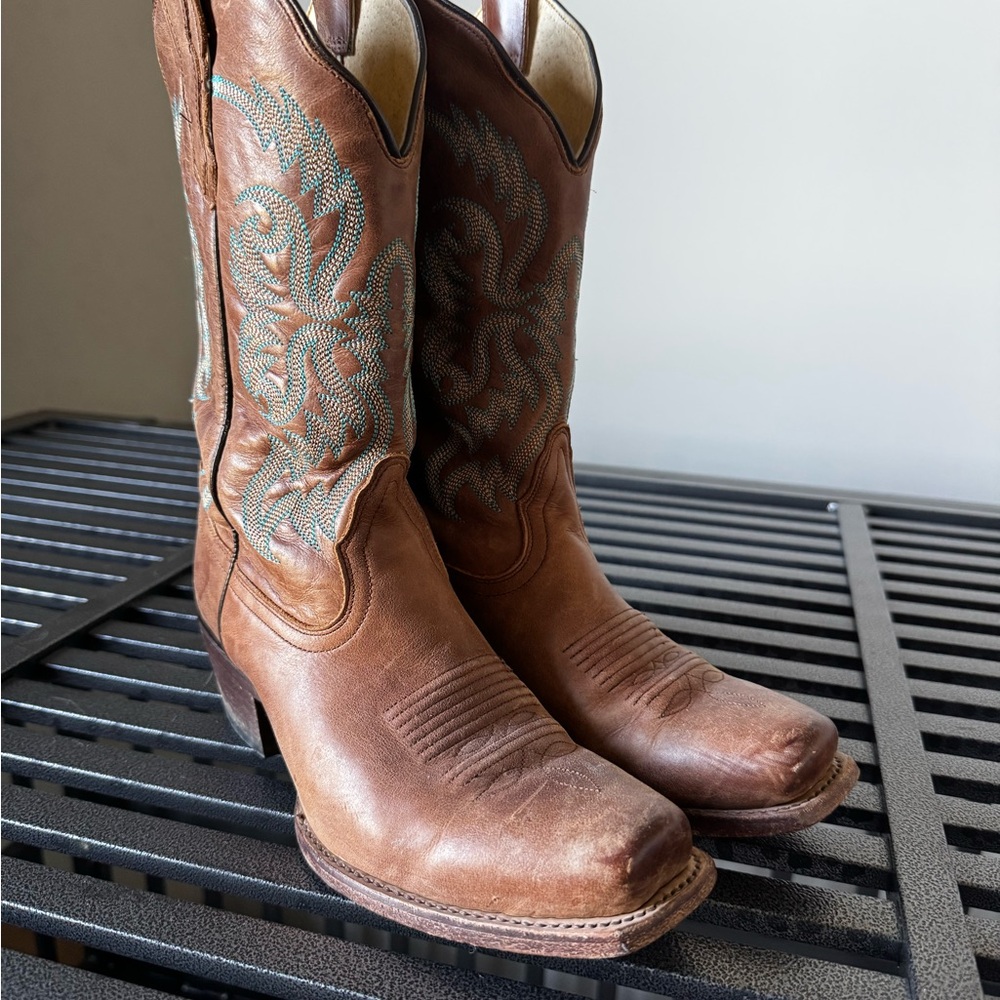 Tan Leather Cowboy Boots with Embroidery